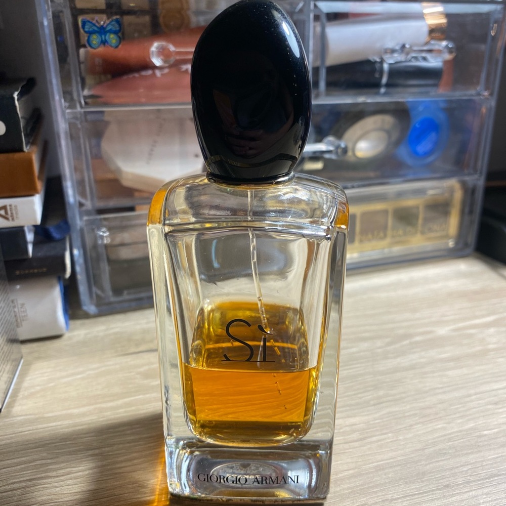 Giorgio Armani si